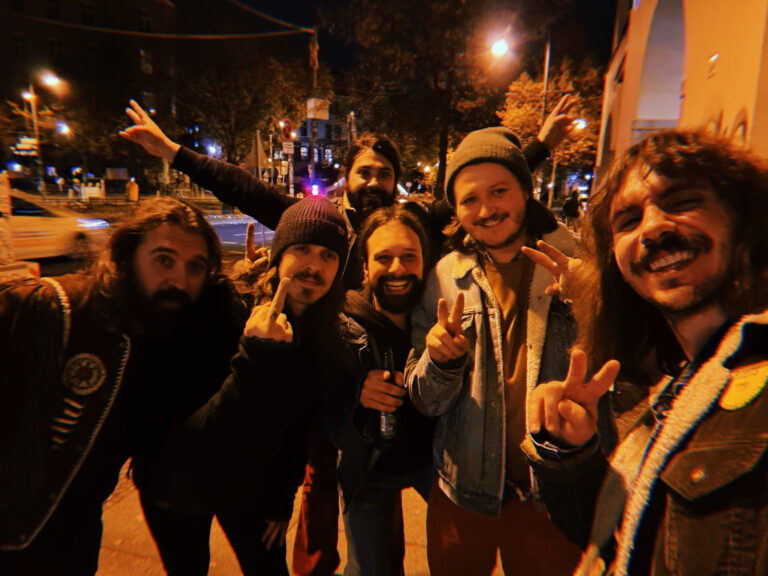 BandSelfie BerlinGermany SheepdogsTour1 1 768x576