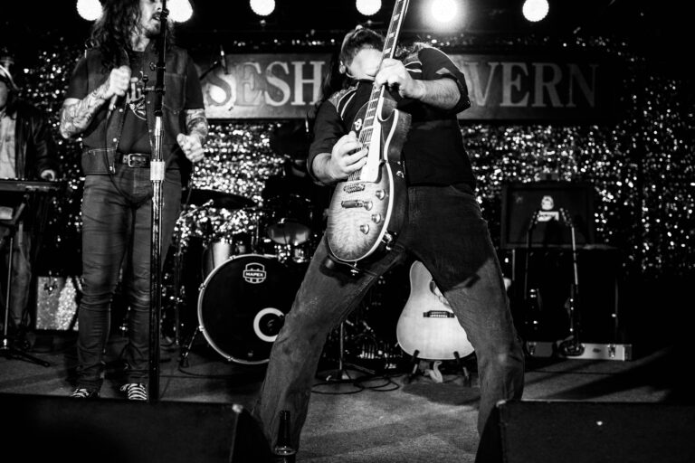 HorseshoeTavern Toronto LivWhitePhotos 1 768x512